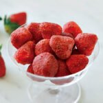 ⁦فراولة كرانشي (حبة كاملة – مستوردة) – 50 جم⁩ - الصورة ⁦5⁩